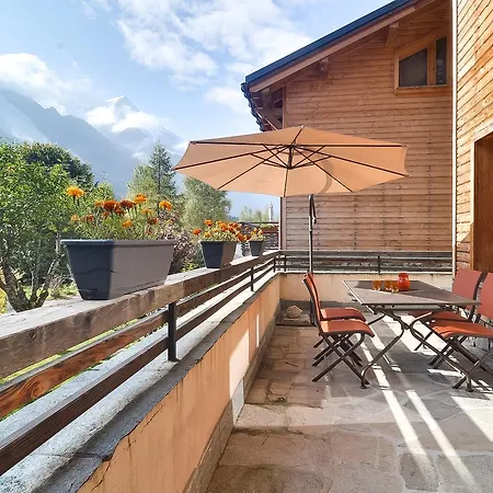 Chalet Contemporain Face Au Mont-Blanc *