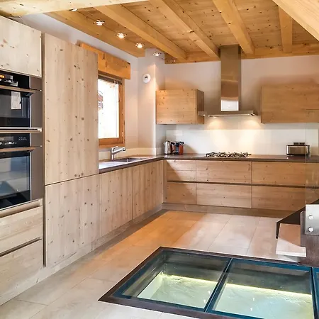Chalet Contemporain Face Au Mont-Blanc Шале