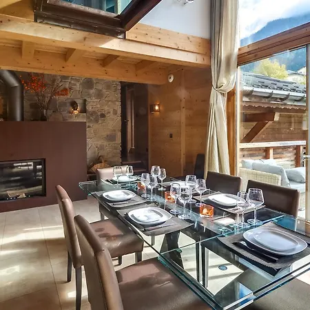 Chalet Contemporain Face Au Mont-Blanc *