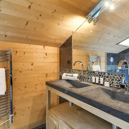 Шале Chalet Contemporain Face Au Mont-Blanc *