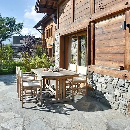 Chalet Contemporain Face Au Mont-Blanc Шале